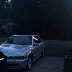 2003 BMW 525i
