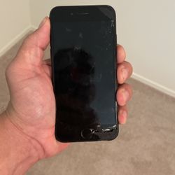 iPhone 7 Cracked Unlocked 