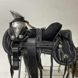 Nueva Montura Charra De Cuero Cincelada A Mano Con Herrage Y Fuste Plateado