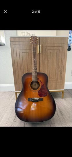 Yamaha F335 Dreadnought Acoustic Guitar