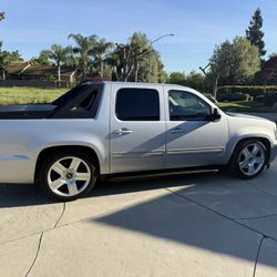 2011 Chevy avalanche
