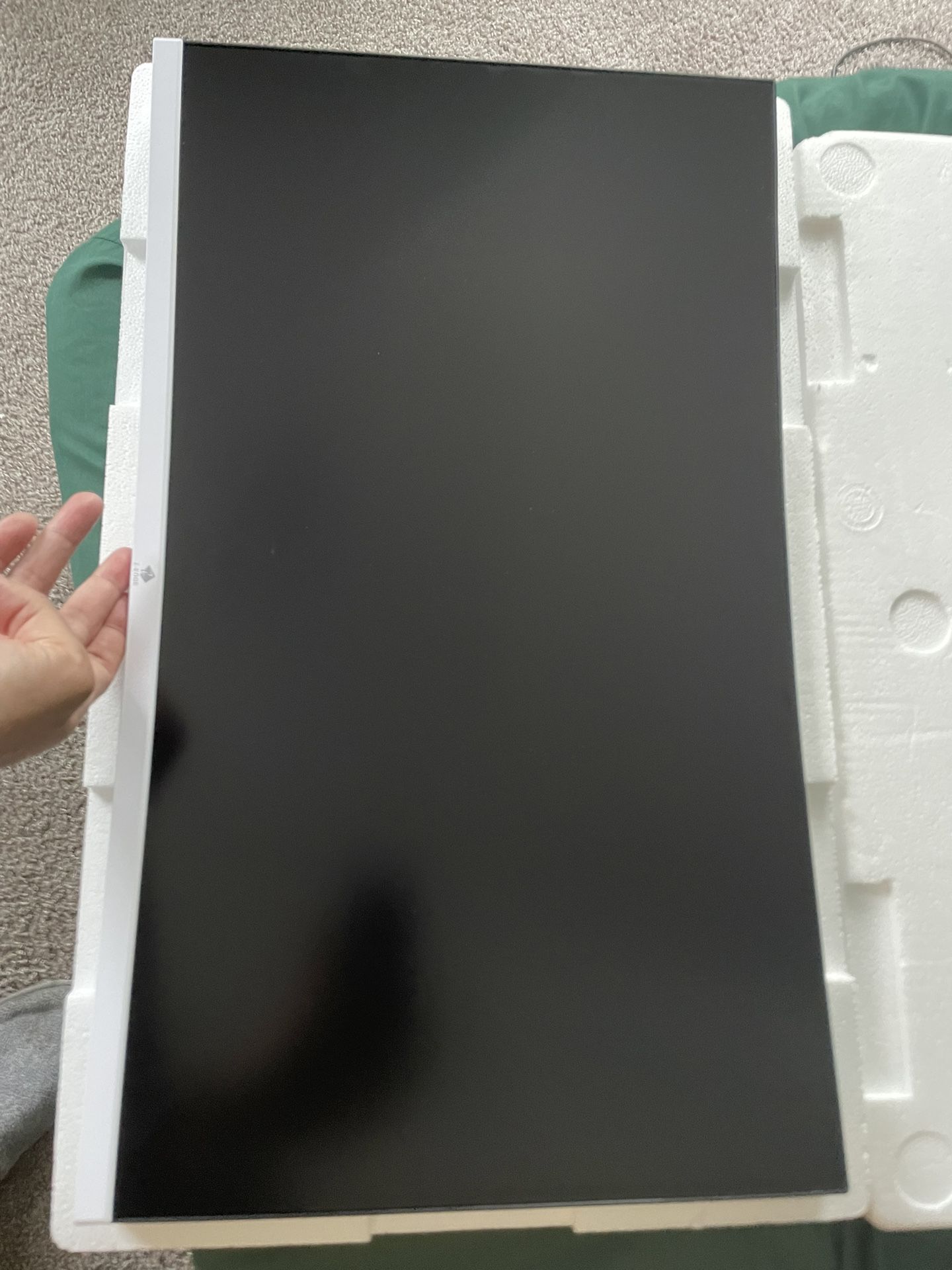 Curved Gaming Screen