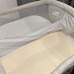 Used halo twin top bassinet for sale
