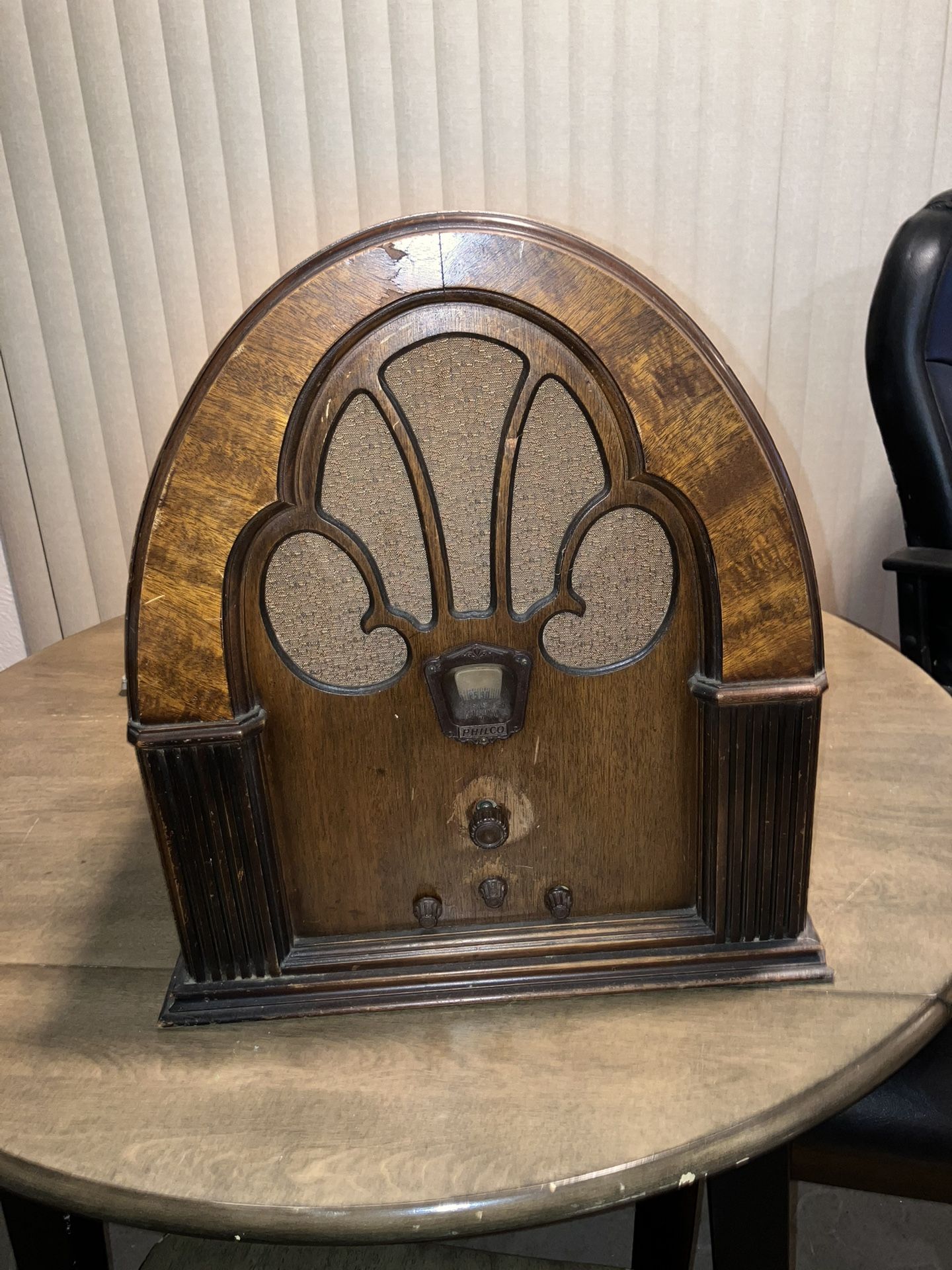 Philco Model 70 1931 Cathedral Radio