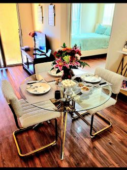Great Table and 4 Chairs