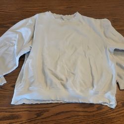 Jrs med Simply For white crewneck sweatshirt, ripped edges Lot 111