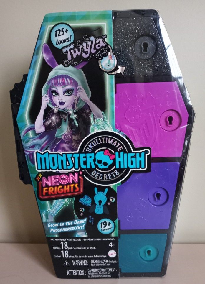 Monster High Twyla Neon Frights Skullimates Secrets DOLL