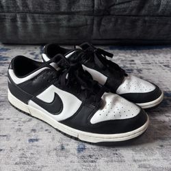 Nike Dunk Low ‘Panda’