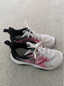 Kids sneakers size 4