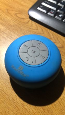 Soundbot SB510 water resistant Bluetooth speaker.