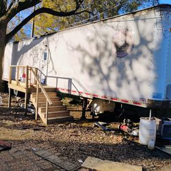 47 Ft Trailor Full Bathroom Half Is For Storzge