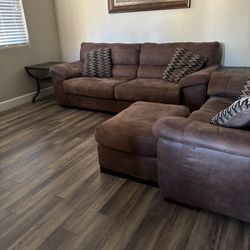 Sofa, Loveseat & 2 End Tables