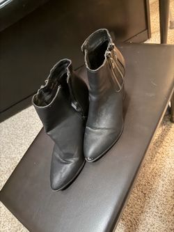 GUESS Black Ankle Boots – Women’s Size 10