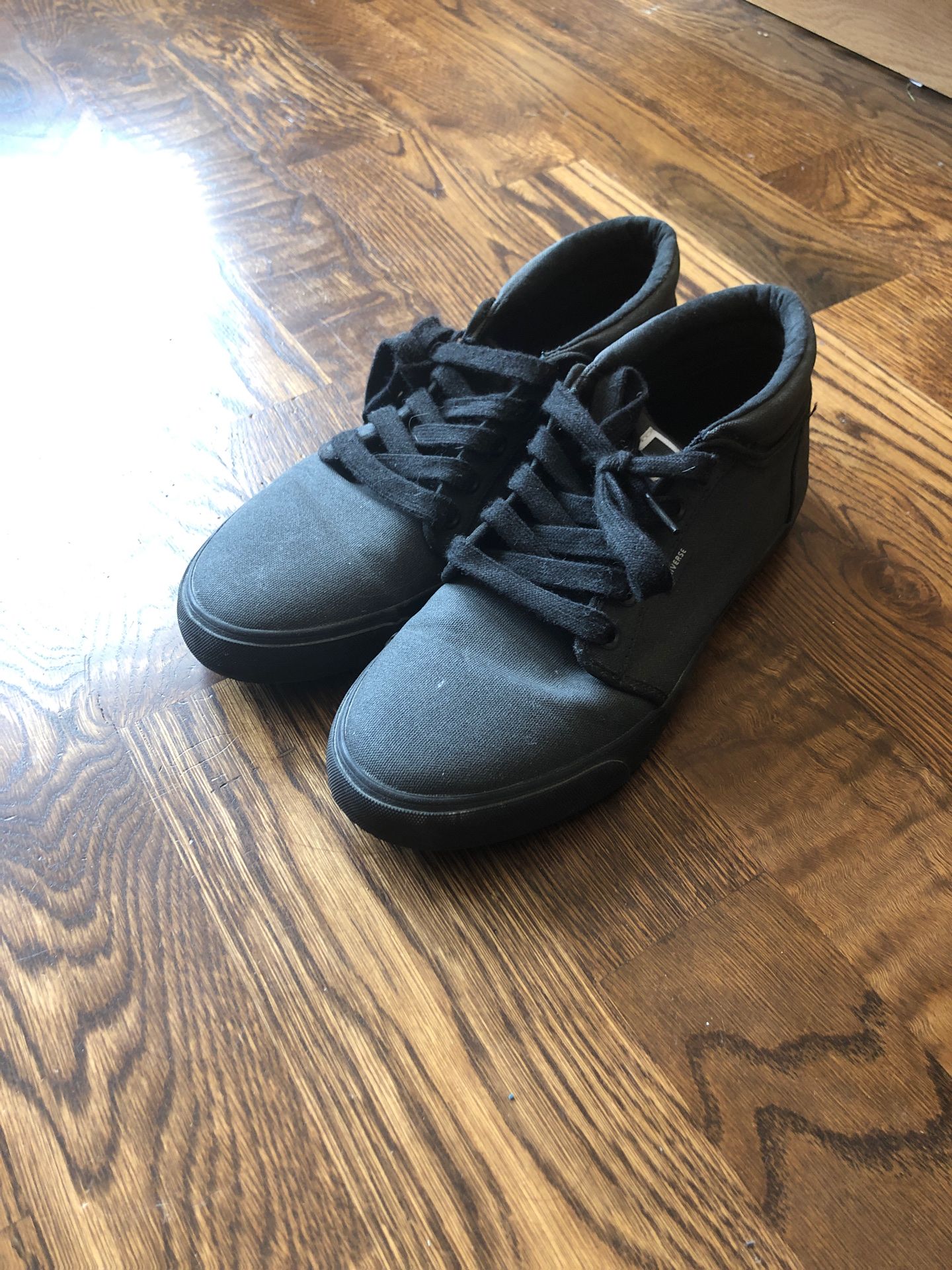 Converse high tops size 8