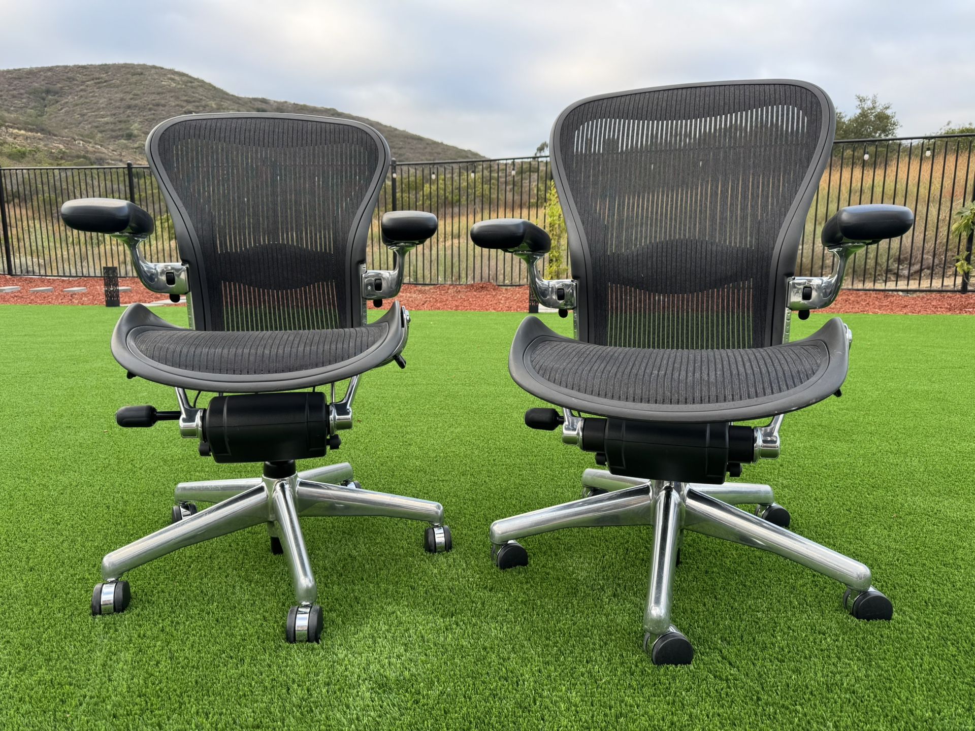 Herman Miller Aeron Executive Size A /C Fully Loaded Office Chair With Chrome Frame & Base