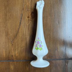 Fenton Violet In The Snow Bud Vase
