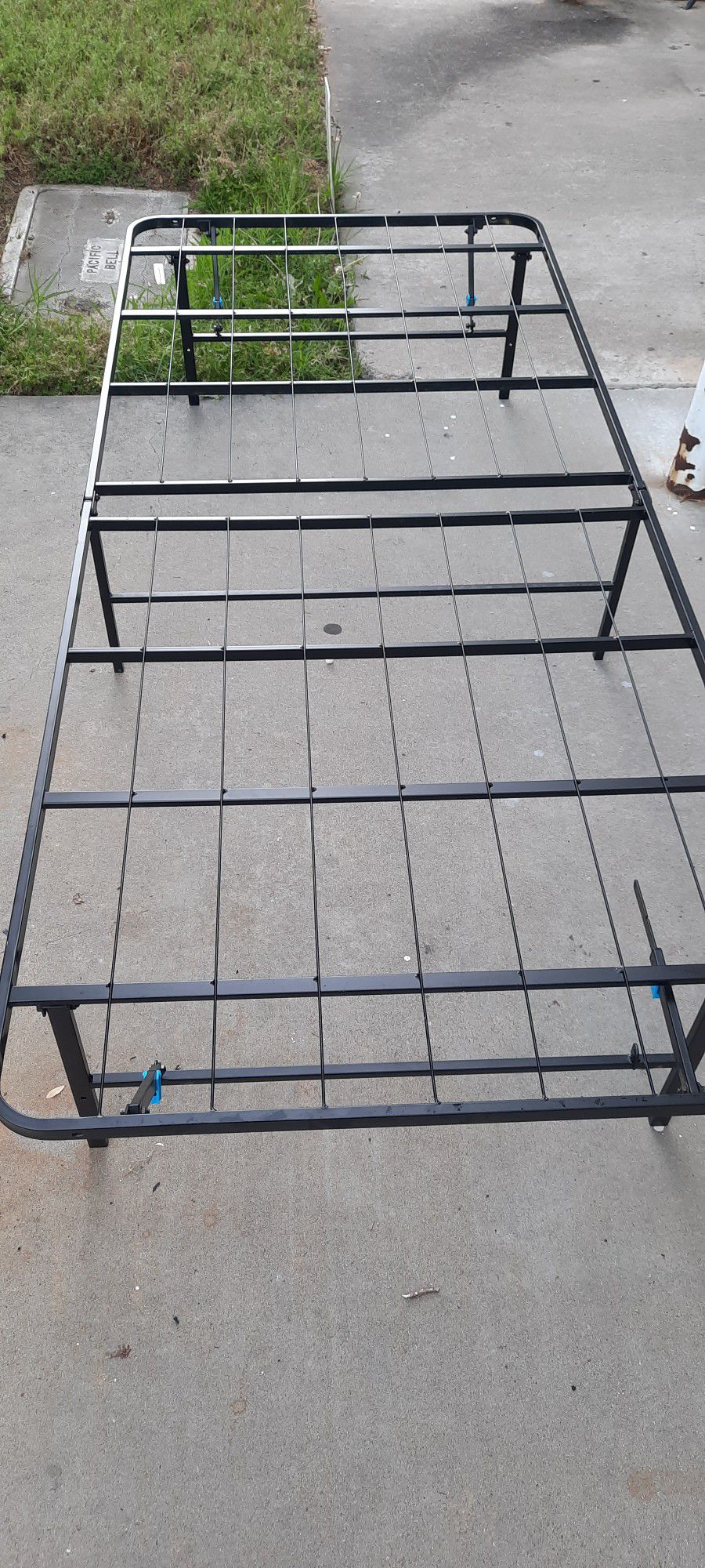 Twin Metal Bed Frame Folding Bed Frame Heavy Duty Steel Slat Platform Bed Frame,Black T