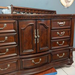 4-Piece Solid Wood Bedroom Set with Mirror (No Bed) No cama