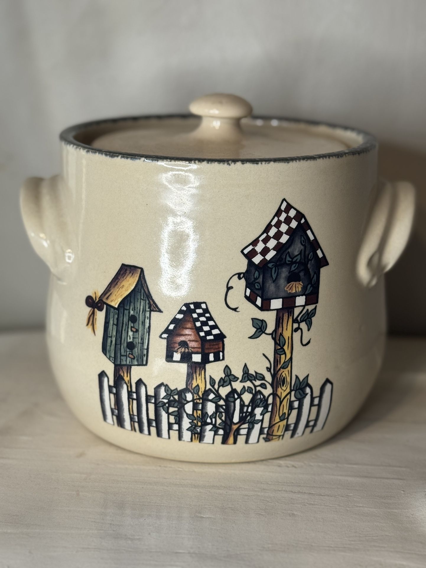 Bean Pot/Cookie jar with Handles w/ Lid – Birdhouse 