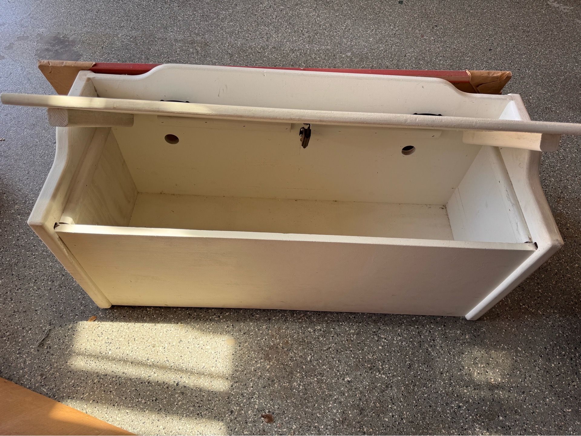 Storage chest, solid wood