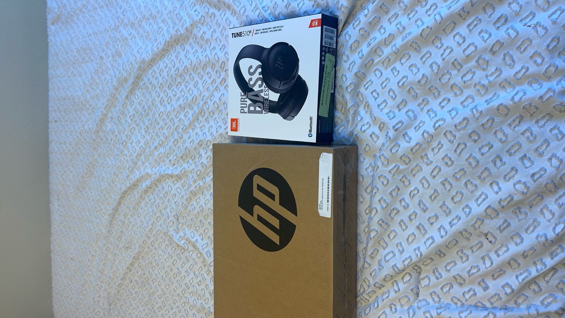 Hp 14 Inch Laptop And JBL Headphones