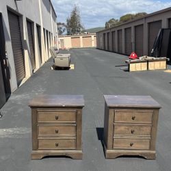 Universal Broadmoore Charleigh Nightstand w/ USB & Power Outlets – Brown Wood Bedside Table