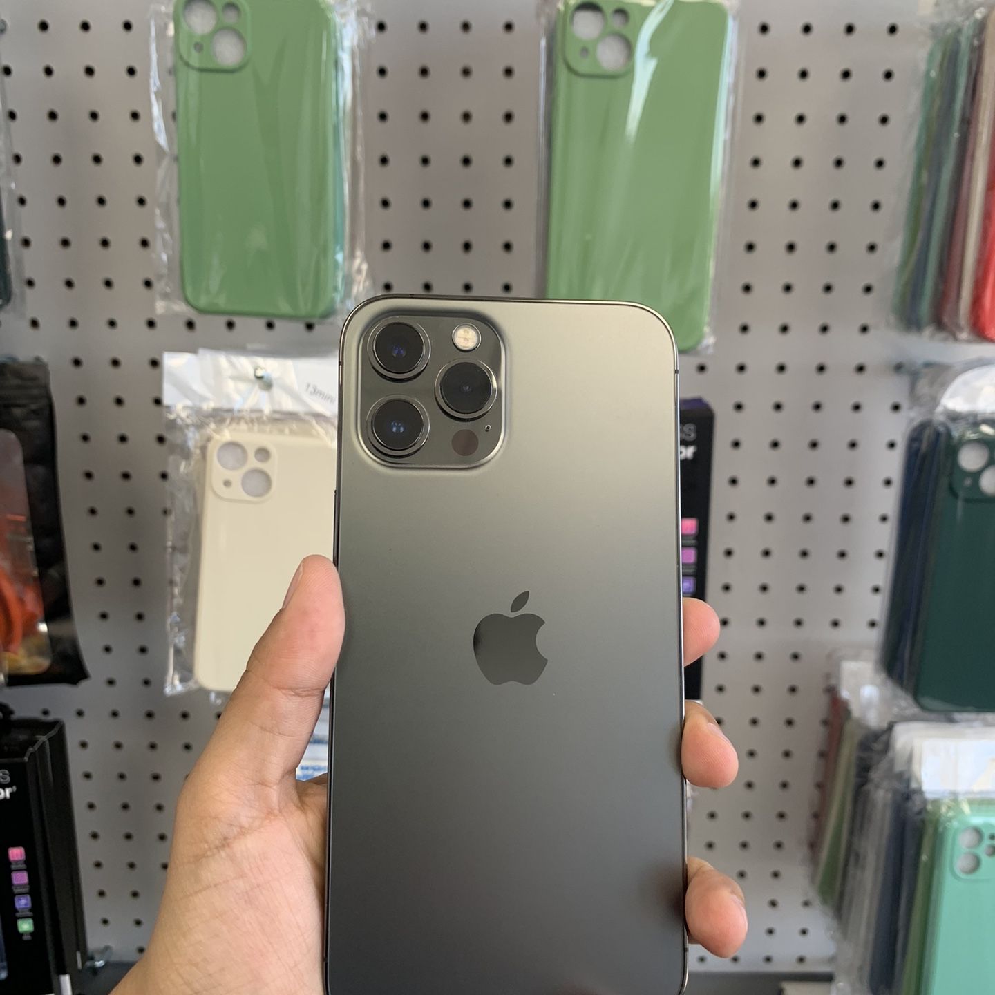 ☑️📱 iPhone 12 Pro Max 256 GB Unlocked BH75% 🔋 Case And Headphones For Free 🤍👌🏻