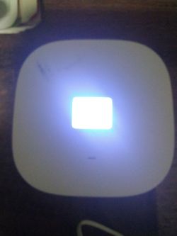 VERIZON HOME PHOEN WITH A HOUSEP HOKNE INCLUDED!