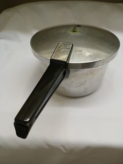 4 QUART PRESTO PRESSURE COOKER 