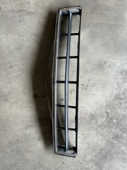 2010-12 Cadillac  Srx  Lower Front Grill