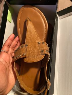 Sandals size 9