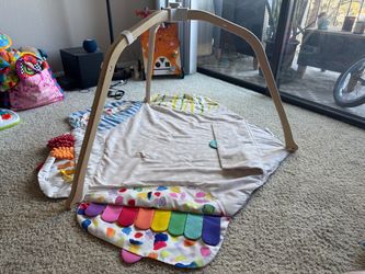 Lovevery Play Gym