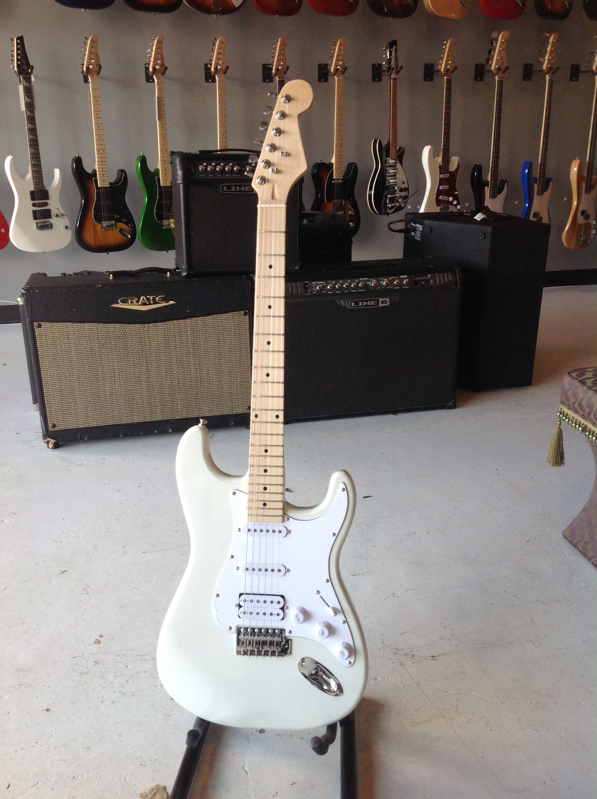 FLASH SALE! Gephardt Ground Series Electric Guitar - Cream, Basswood Body, Maple Fingerboard, 5-Way Pickup Selector Switch
