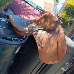 16.5” Stubben Close Contact Saddle