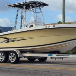 2005 Angler 20.4 special edition Center Console  open fishermen