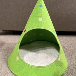 Christmas Tree Dog Bed 