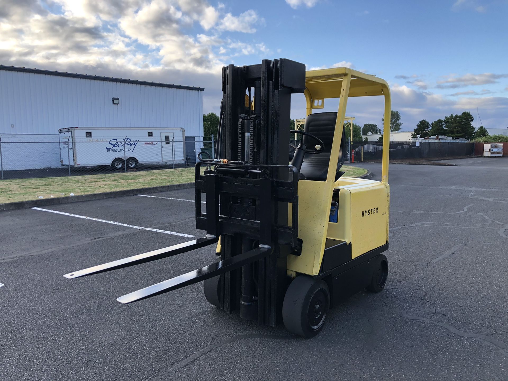 Hyster forklift * 5000 Lb * Electric * 3 Stage Lift * Side Shift * Charger