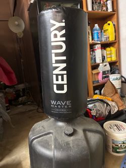 Freestanding boxing bag