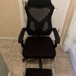Black Gaming Chair/ Office Chair