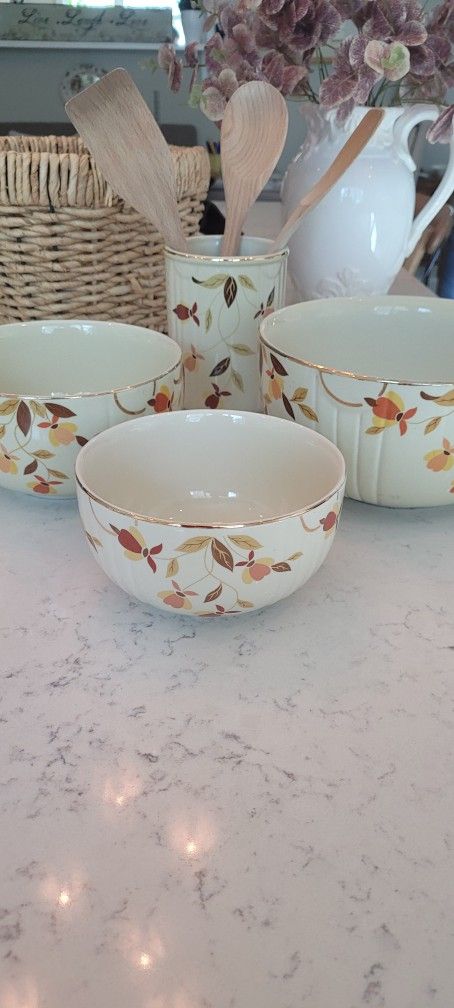 Vtg Autumn Leaf Halls Superior Kitchen Ware Mary Dunbar  Mixing Bowls 