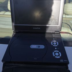 Portable d v d player