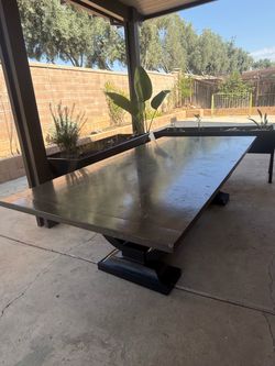 Free dinning table