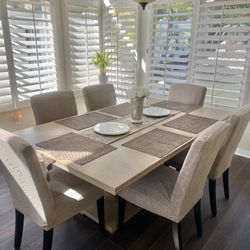 Z Gallerie 6-8 Seater Wood Dining Table + 6 free non brand chairs 