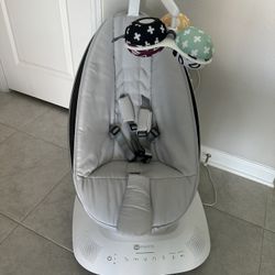 4moms Mamaroo bouncer 