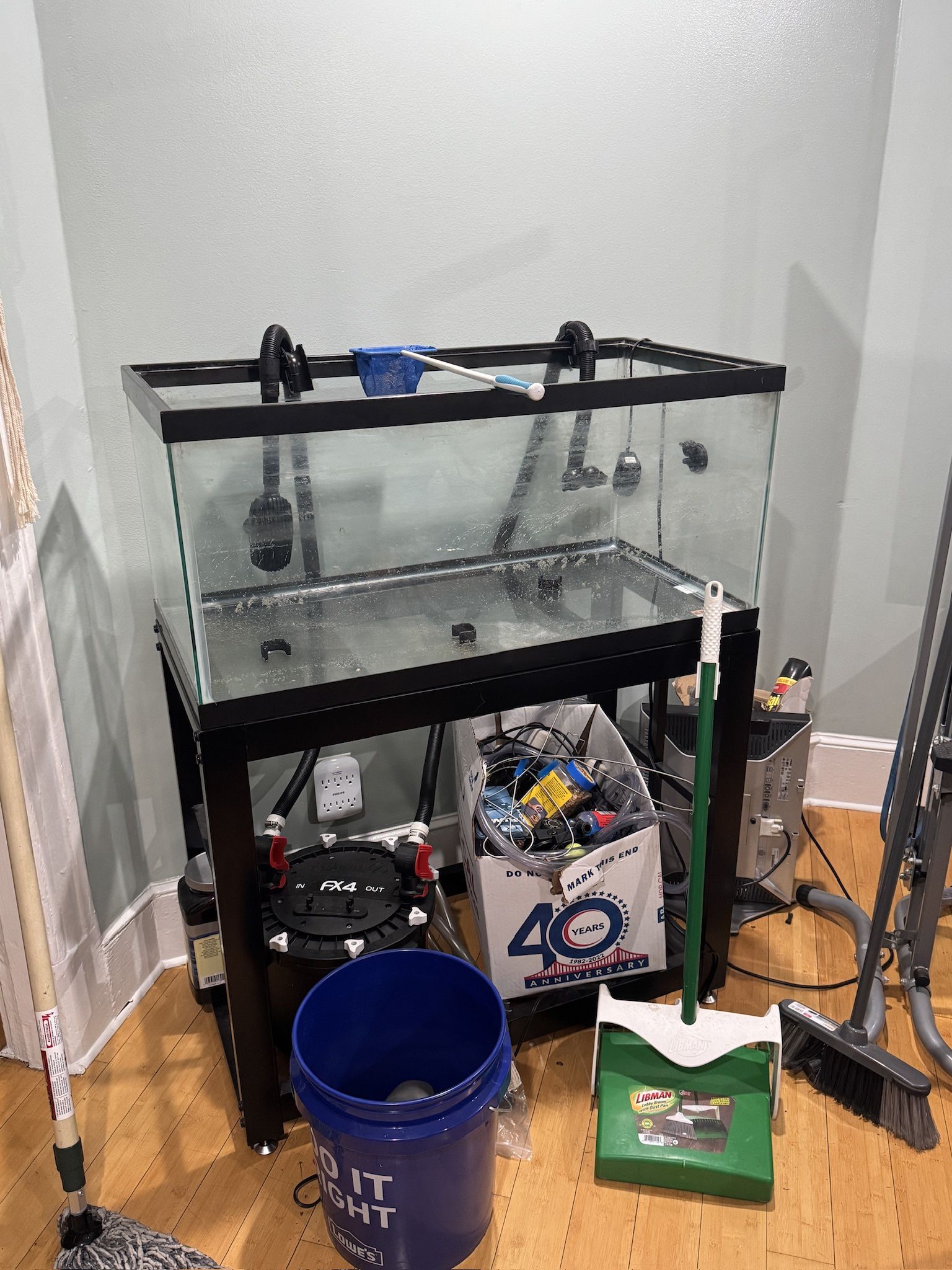 Fluval Fx4, 40 Gallon Tank With Stand 