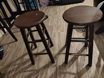 2 barstools