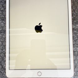 iPad 7th Gen 128GB WiFi Gold – Like New Condition