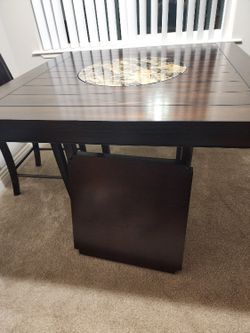 Lazy Susan 5pc Counter Height Dining Room Set Table with 20-inch Lazy Susan Rotation
4 Chairs
Table Shape
Sq