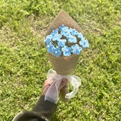 Crocheted Small Blue forget-me-not Bouquet