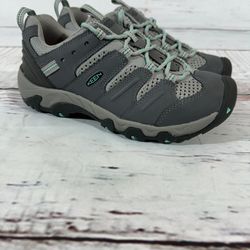 Women’s Hiking Shoes